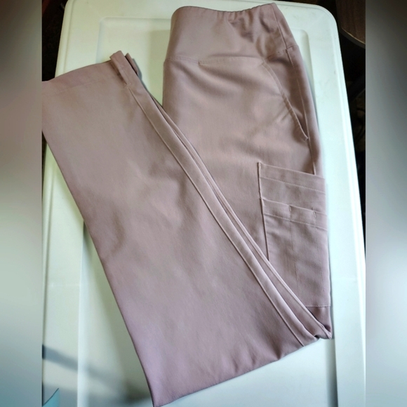 Movement by Butter Soft Masha scrub pants high rise, size M,L,straight, stretch. - Picture 4 of 17